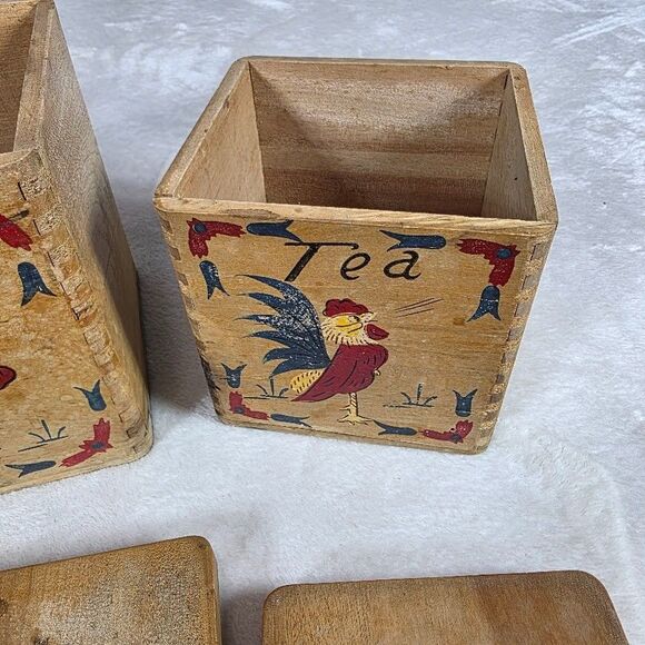 Fred Roberts Co. Hand Painted 4 Piece Roosters Wooden Nesting Canister Set Japan - Picture 5 of 10